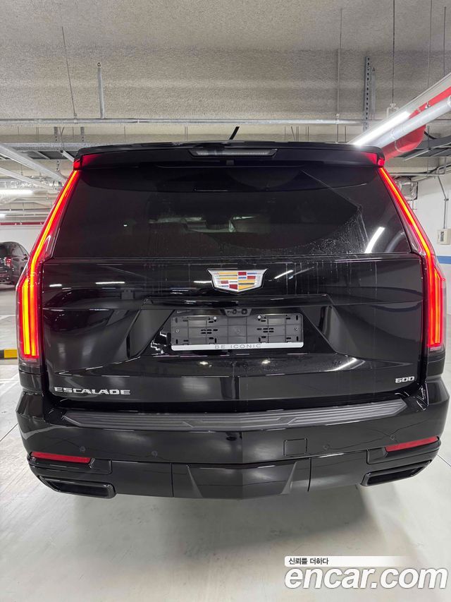 Cadillac Escalade 5-го поколения 6.2 Sports Platinum - фото 2