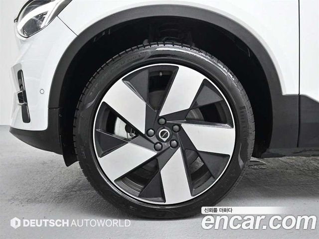 Volvo XC40 Twin Ultimate - фото 4