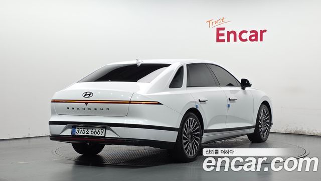 Hyundai Grandeur GN7 2,5 Gasoline 2WD Honors - фото 1