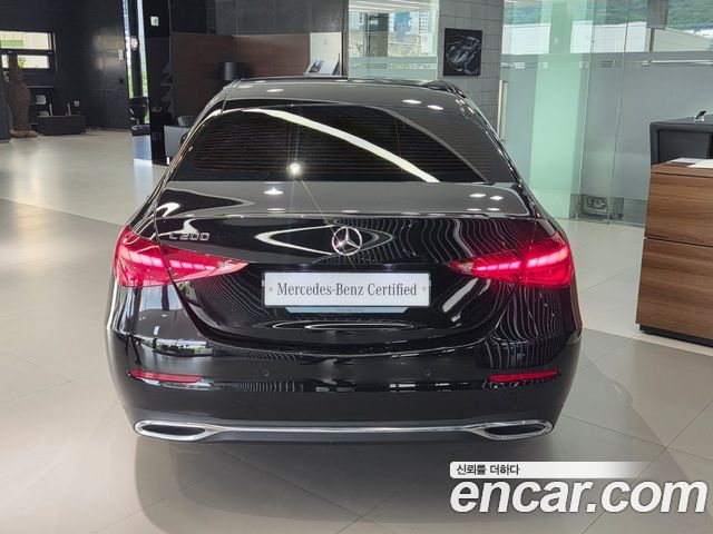Mercedes-Benz C-Class W206 C200 Avantgarde - фото 3