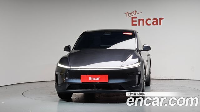 Tesla Model Y RWD - фото 1