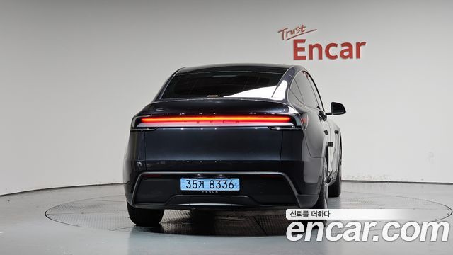 Tesla Model Y RWD - фото 2