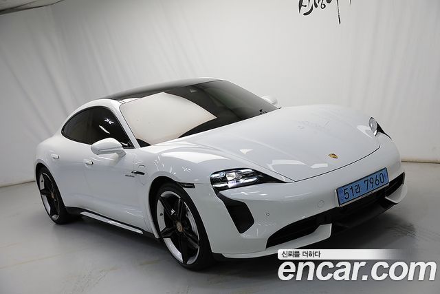 Porsche Taycan Turbo - фото 0