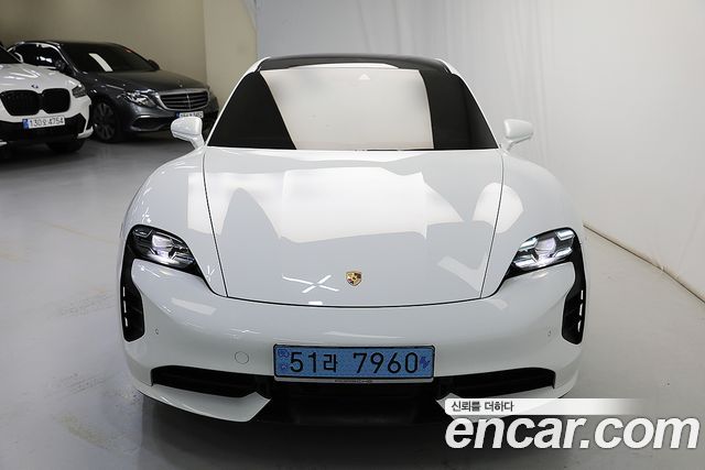 Porsche Taycan Turbo - фото 1