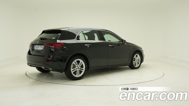 Mercedes-Benz A-Class W177 A220 Hatchback - фото 1
