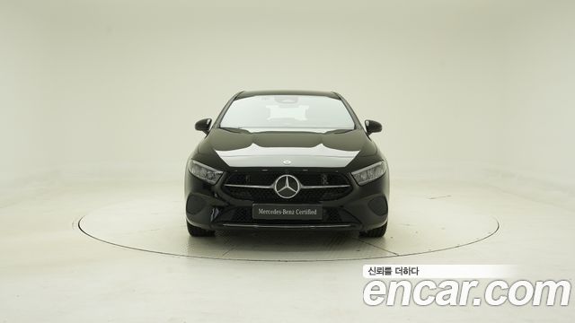 Mercedes-Benz A-Class W177 A220 Hatchback - фото 2