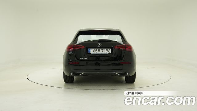 Mercedes-Benz A-Class W177 A220 Hatchback - фото 3