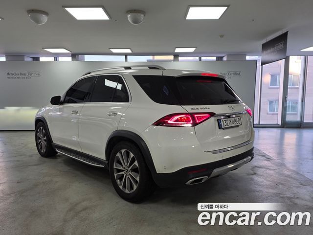 Mercedes-Benz GLE-Class W167 GLE300d 4MATIC - фото 1