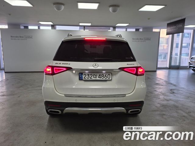 Mercedes-Benz GLE-Class W167 GLE300d 4MATIC - фото 3