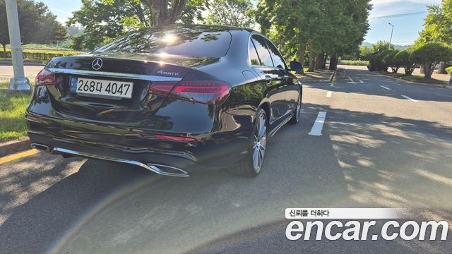 Mercedes-Benz E-Class W213 E350 4MATIC AMG Line - фото 1