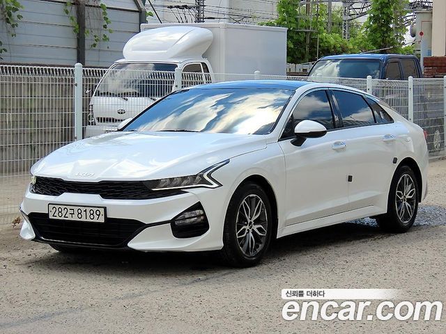Kia K5 3-го поколения 2.0 Prestige - фото 1