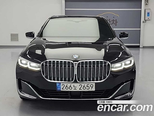 BMW 7-Series G11 730d xDrive Design Pure Excellence - фото 1