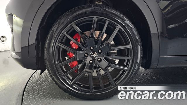 Maserati Levante 3.0 S AWD Modena - фото 3