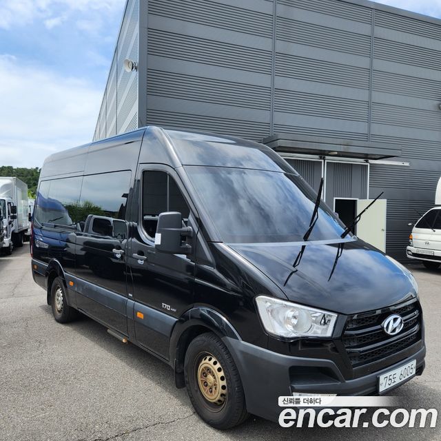 Hyundai Solati 15-seater standard - фото 2