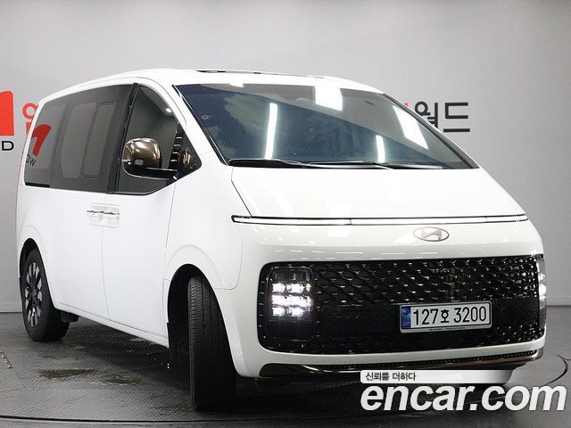 Hyundai Staria 4WD Lounge 9-Seater Inspiration - фото 1