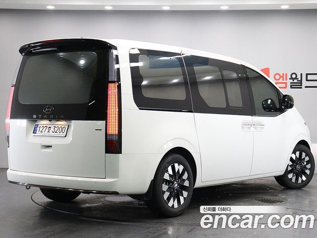 Hyundai Staria 4WD Lounge 9-Seater Inspiration - фото 2