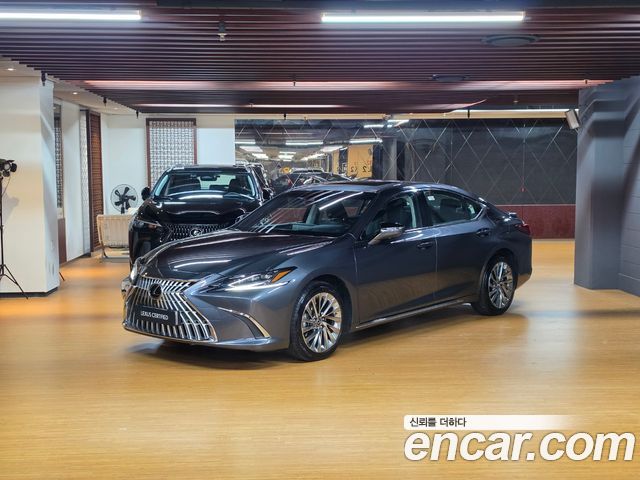 Lexus ES 7-го поколения Executive - фото 0