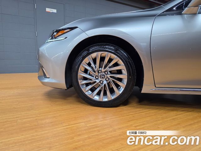 Lexus ES 7-го поколения Executive - фото 4
