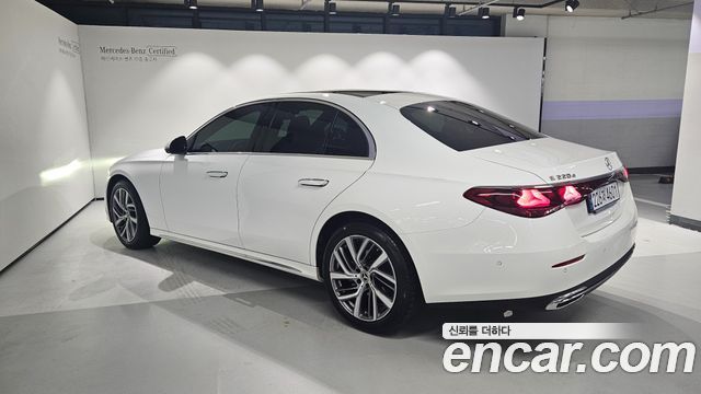 Mercedes-Benz E-Class W214 E220d 4MATIC Exclusive - фото 2