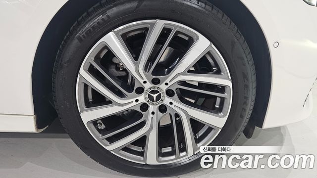 Mercedes-Benz E-Class W214 E220d 4MATIC Exclusive - фото 4