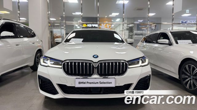 BMW 5-Series G30 530e M Sport - фото 2