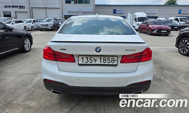 BMW 5-Series G30 530i xDrive M Sport Package Plus - фото 4