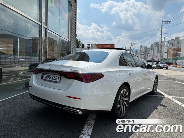 Mercedes-Benz E-Class W214 E300 4MATIC Exclusive - фото 1