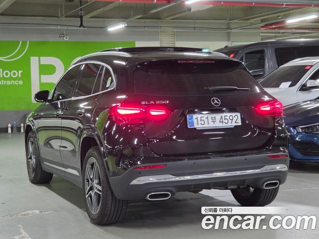 Mercedes-Benz GLA-Class H247 GLA250 4MATIC - фото 3