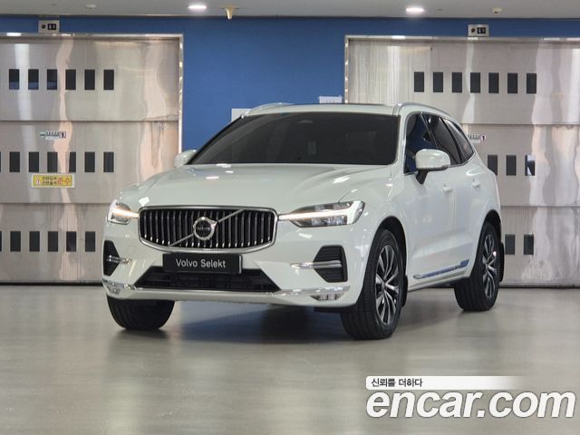 Volvo XC60 2-го поколения B5 Ultra Bright - фото 0