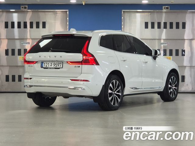 Volvo XC60 2-го поколения B5 Ultra Bright - фото 2