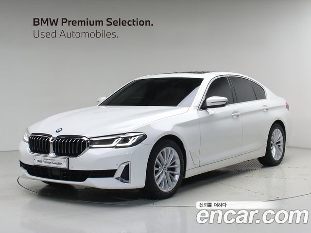 BMW 5-Series G30 520i Luxury - фото 0