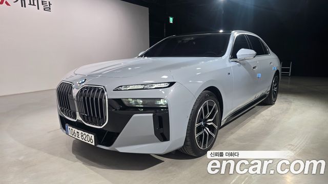 BMW 7-Series G70 740d xDrive M Sport - фото 0
