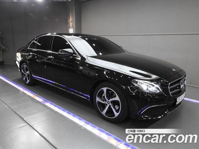Mercedes-Benz E-Class W213 E250 Avantgarde - фото 0