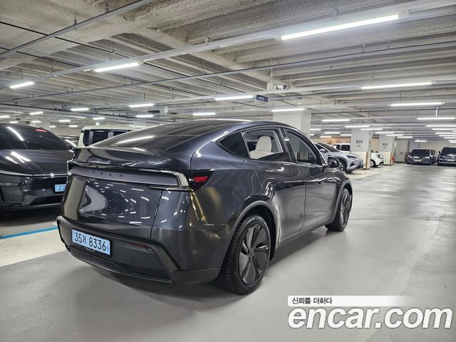 Tesla Model Y RWD - фото 3