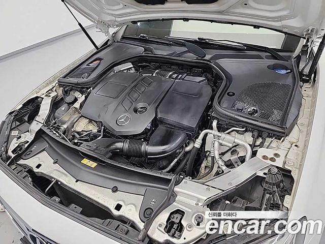 Mercedes-Benz E-Class W213 E220d Avantgarde - фото 4