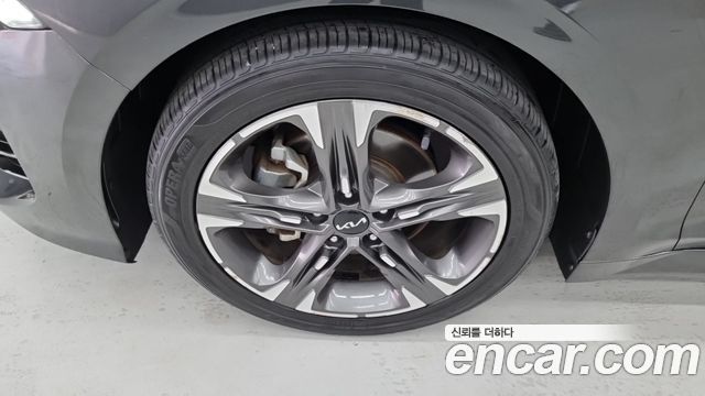 Kia K5 3-го поколения 2.0 LPI Signature - фото 4