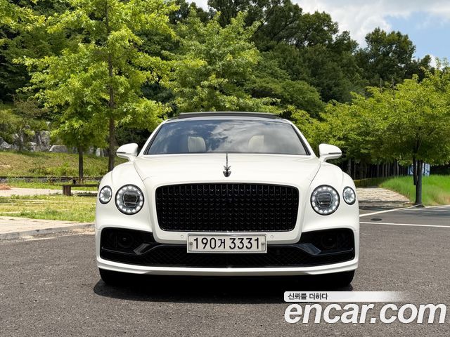 Bentley Flying Spur 3-го поколения 4.0 Azure - фото 2