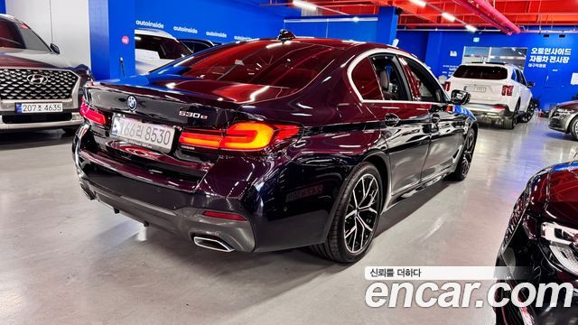 BMW 5-Series G30 530e M Sport - фото 3