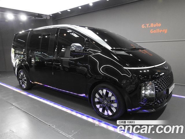 Hyundai Staria 4WD Lounge 9-Seater Inspiration - фото 1