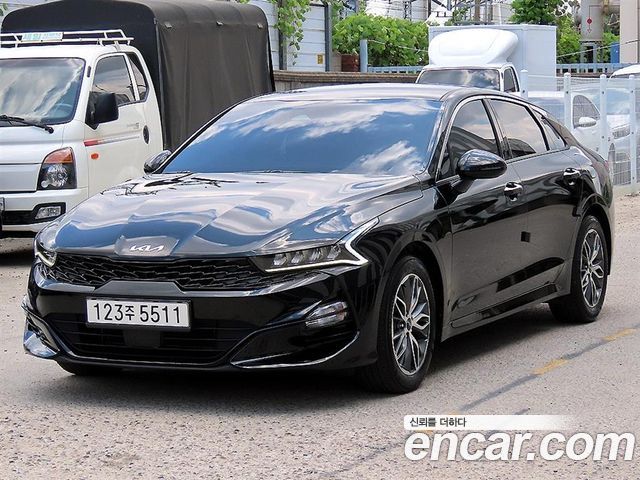 Kia K5 3-го поколения 2.0 Prestige - фото 1