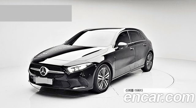 Mercedes-Benz A-Class W177 A220 Hatchback - фото 0
