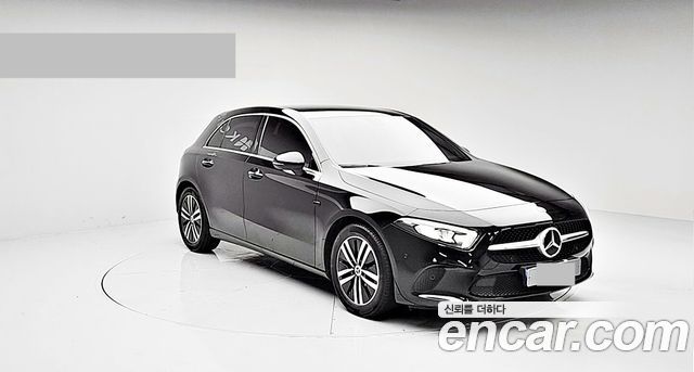 Mercedes-Benz A-Class W177 A220 Hatchback - фото 2