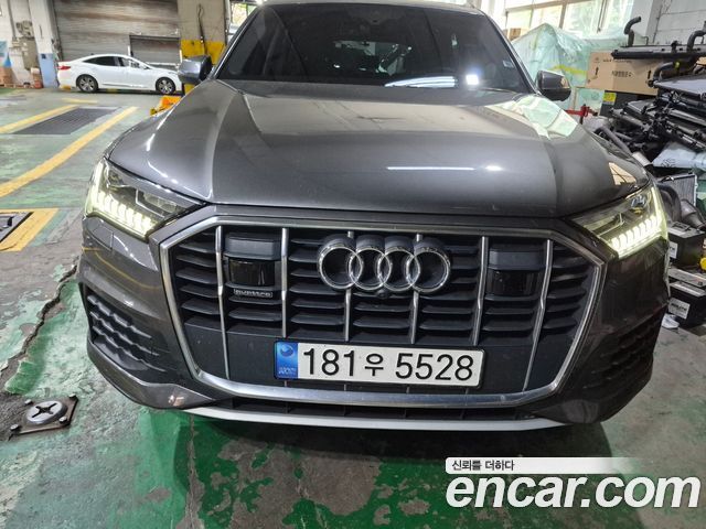 Audi Q7 45 TDI Quattro - фото 0