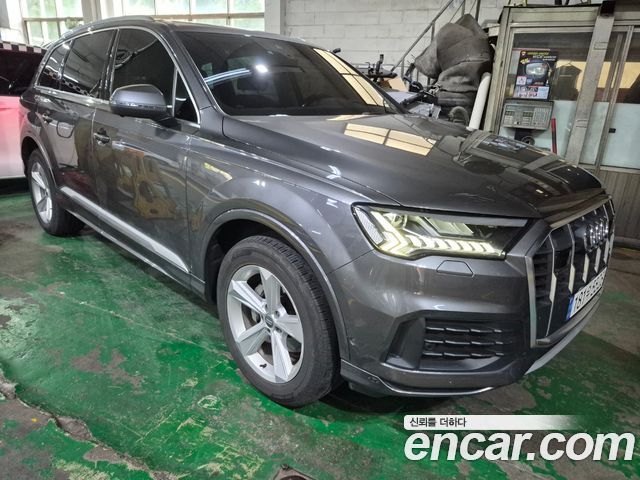 Audi Q7 45 TDI Quattro - фото 1
