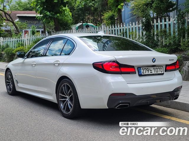 BMW 5-Series G30 520i M Sport - фото 1