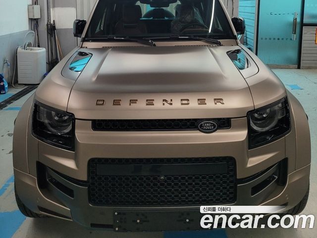 Land Rover Defender L663 110 P635 Octa - фото 0