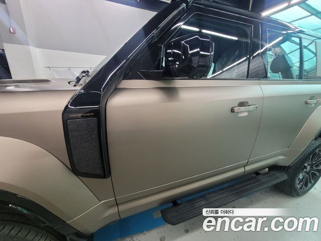Land Rover Defender L663 110 P635 Octa - фото 2