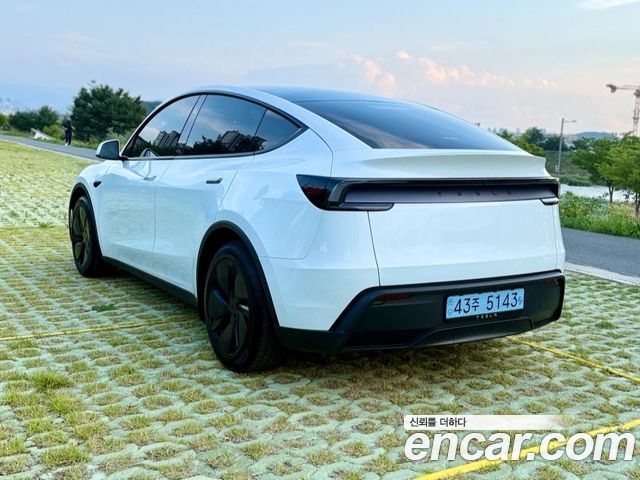 Tesla Model Y RWD - фото 3