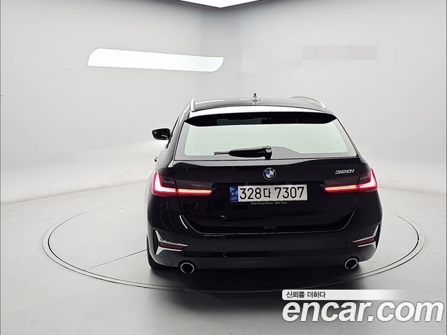BMW 3-Series G20 320i Touring Luxury - фото 1