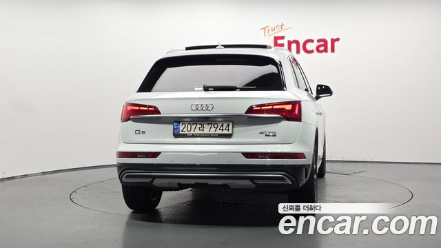 Audi Q5 FY 40 TDI Quattro - фото 3